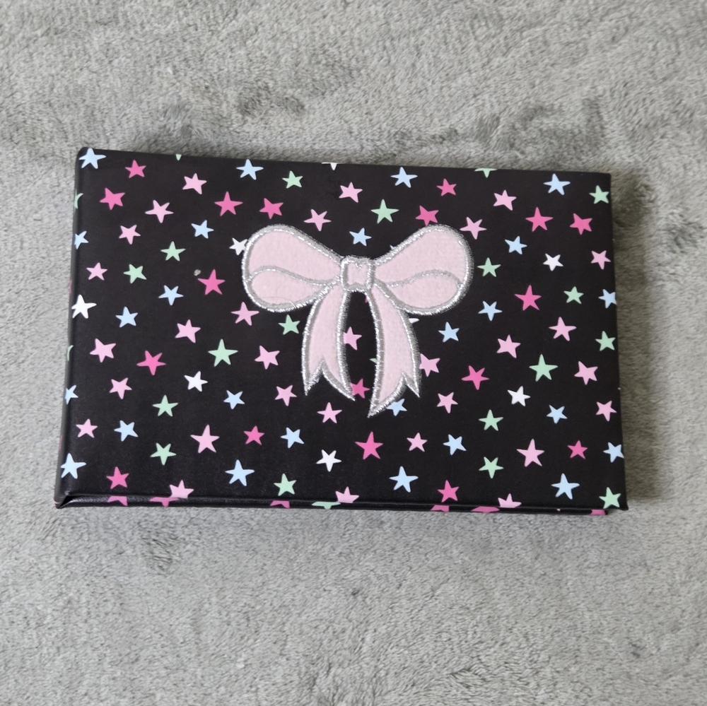 * Photobook With Bow Accent And Stars Patterned Pictures Album